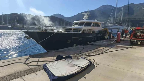 Datça'da Motoryat Yangını Paniğe Neden Oldu