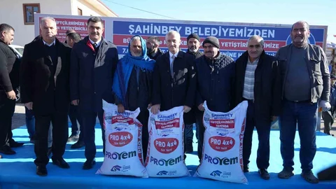 Şahinbey'de Hayvan Yetiştiricilerine Yem Desteği
