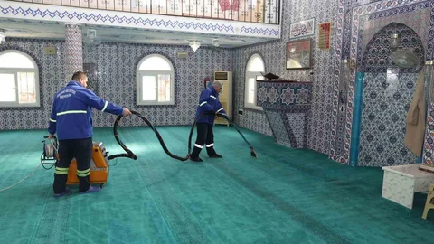 Mersin'de İbadethaneler Temizleniyor