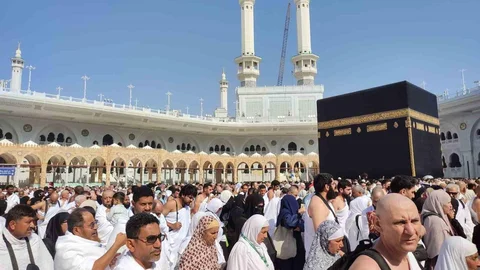 Miraç Kandilinde Kâbe'de Yoğun Kalabalık