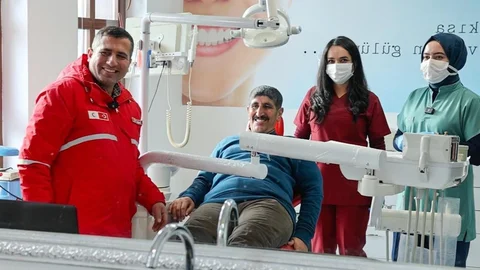 Muradiye’de Gönüllü Diş Tedavisi Gerçekleşti