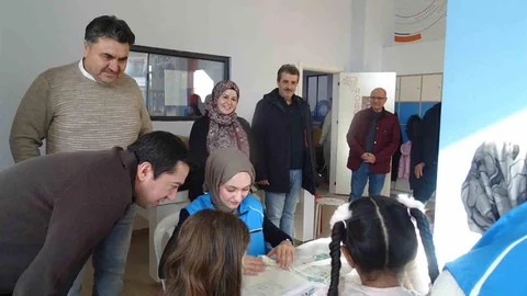 Minik Eller Sanatla Buluştu