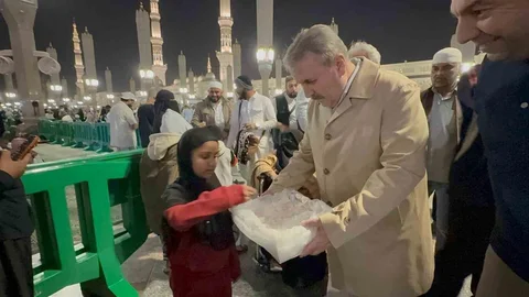 Mustafa Destici Mescid-i Nebevi'de Buluştu