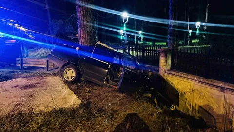 Samsun'da Kontrolden Çıkan Otomobil Kaza Yaptı