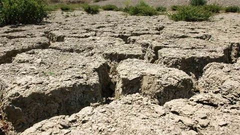 Her Dört Damla Sudan Biri Kayboluyor