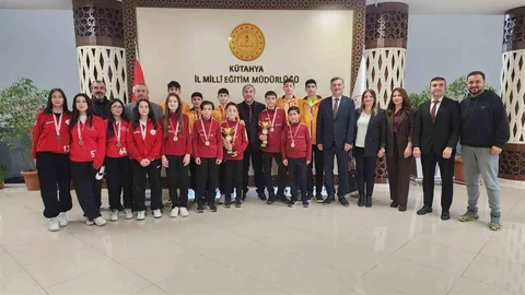 Kütahya'da Kros Müsabakalarında Derece Elde Eden Öğrenciler