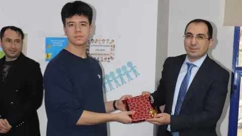 Kütahya'da Kitap Okuma Ödülleri Verildi