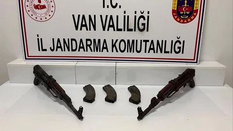 Başkale'de Silah Ele Geçirildi