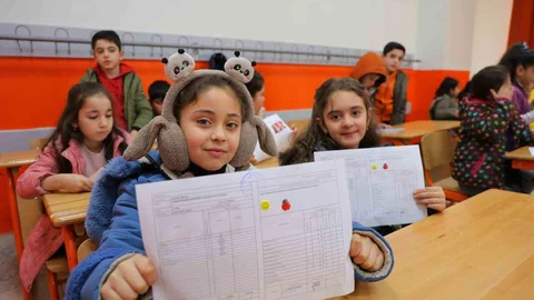 Kahramanmaraş'ta Karne Heyecanı Yaşandı