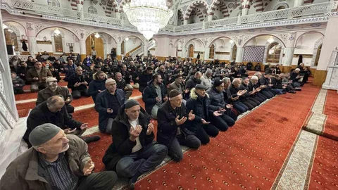 Miraç Kandili Coşkusu Konya'da Yaşandı