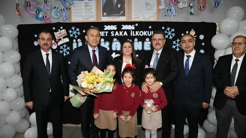 Trabzon'da Öğrencilere Karne Dağıtımı Yapıldı