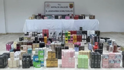 Antalya'da Kaçak Parfüm Ele Geçirildi