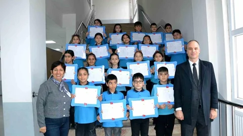 Manisa'da Öğrenciler Yarıyıl Tatiline Girdi