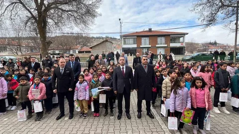 Kırşehir'de 45 Bin Öğrenci Karnelerini Aldı