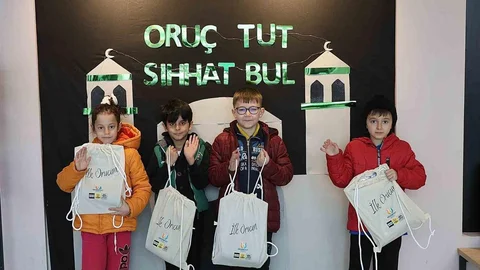 Konya'da Çocuklara İlk Oruç Hediyesi