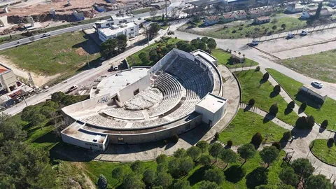 Şadan Gökovalı Tiyatrosu Yenileniyor