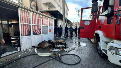 Aksu'da İş Yeri Yangını Paniği