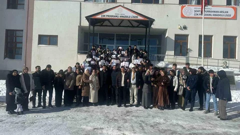 Erzurum'da Karne Heyecanı Velilerde Yaşandı
