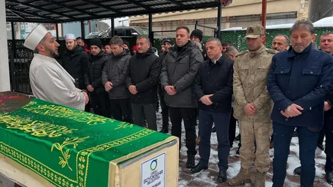 Hayatını Kaybeden Engelli Kız Çocuğu Toprağa Verildi