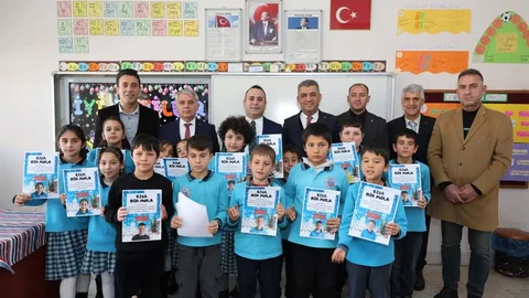 Erzurum'da Karne Dağıtımı Heyecanı