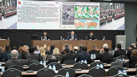 Mersin'de Borçlanma Tartışmaları Devam Ediyor