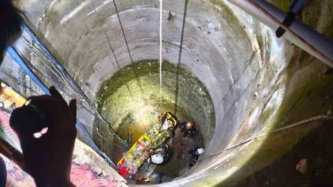 Genç Kuyuya Düşerek Kurtarıldı