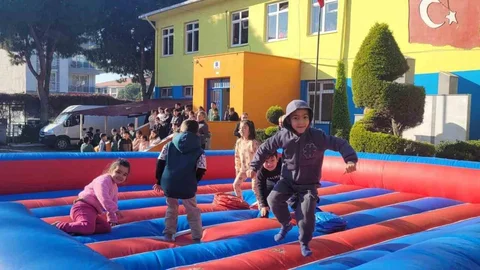 Bayındır'da Karne Şenliği Yapıldı