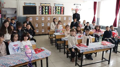 Tercan'da Karneler Dağıtıldı