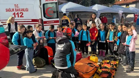 Karacasu'da Miniklere Sağlık Eğitimi