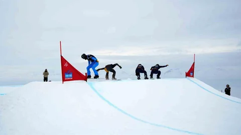Snowboard Yıldızları Erzincan'da Buluştu