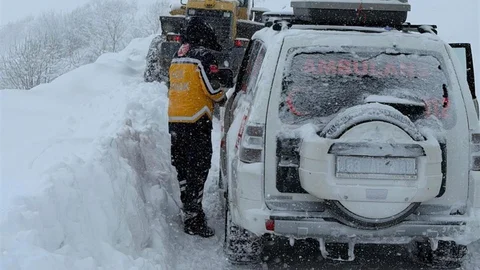 Rize'de Kar Yağışı Sonrası 31 Köy Yolu Kapandı
