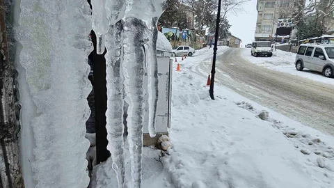 Elazığ Harput'ta Buz Sarkıtları Oluştu