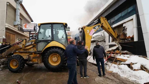 Erzurum'da Mobilya Fabrikası Yangını