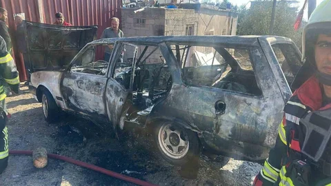 Mersin'de Alev Alan Araç Kullanılamaz Hale Geldi