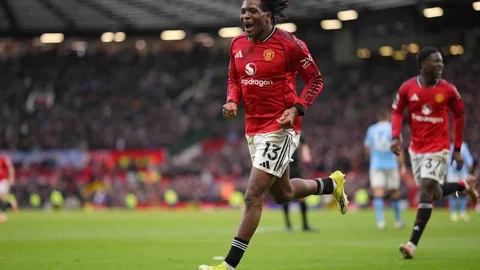 Manchester'da Kırmızılar Galip Geldi