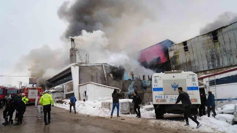 Erzurum'da Mobilya Fabrikasında Yangın