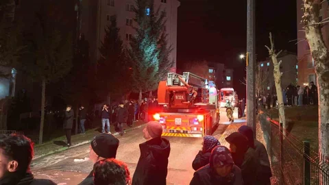 İnegöl'de Ev Yangını: 3 Kişi Hastaneye Kaldırıldı