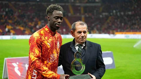 Davinson Sanchez'e Galatasaray'da Plaket Verildi
