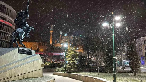 Bolu'da Kar Yağışı Etkili Olmaya Başladı