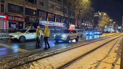 Kayseri'de Otomobil Yayaya Çarptı