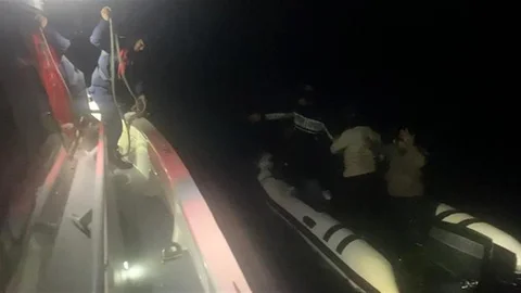 Çanakkale’de 8 Kaçak Göçmen Kurtarıldı