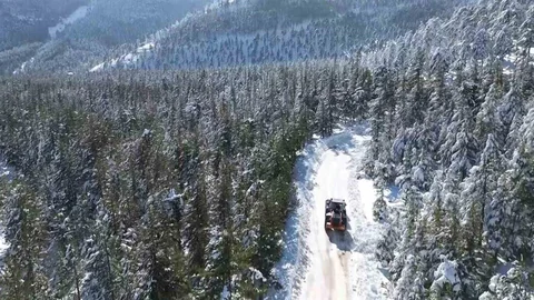 Adana Feke'de Kar Yağışı Çocukları Sevindirdi