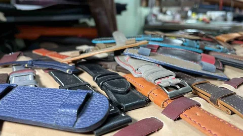 Deri Sanatıyla El Emeği Saat Kordonu Yapımı