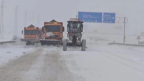 Erzurum'da Karla Mücadele Çalışmaları Başlatıldı