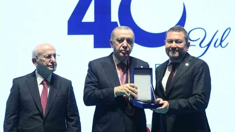 Nazım Torbaoğlu'na Cumhurbaşkanı'ndan Plaket