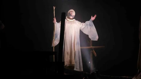 Kocaeli Şehir Tiyatroları İnegöl'de Sahne Aldı