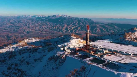 Gabar'da Dondurucu Soğukta Rekor Petrol Üretimi