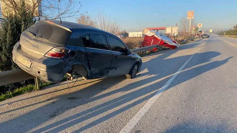 Antalya'da Kaza: Bariyer Üzerinde Kaldı