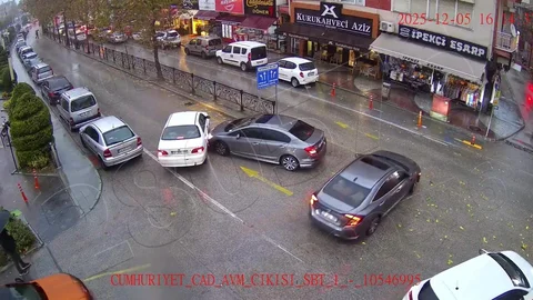 Isparta'da Dikkatsiz Sürücüler Kazalara Neden Oldu