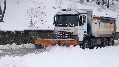 Düzce'de Kar Yağışıyla Mücadele Başladı